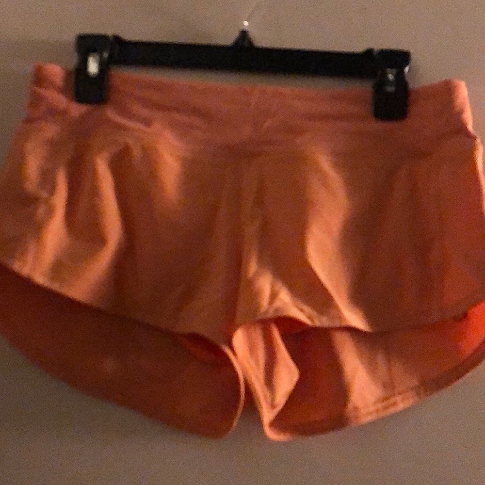 EUC LILULEMON SPEED UP SHORTS SIZE 6